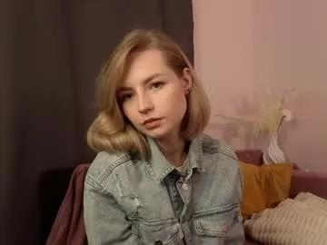 gwenkevwitch — my name is Jannie and im very new here!! ^^  goal: show my outfit  #shy #blonde #feet #young #new [0 tokens remaining]