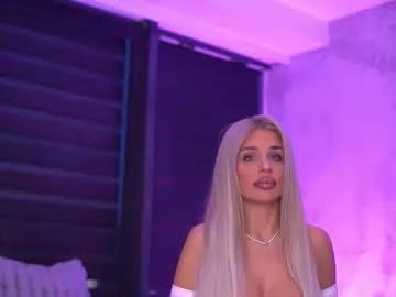 Freechat ivyrowa on Chaturbate