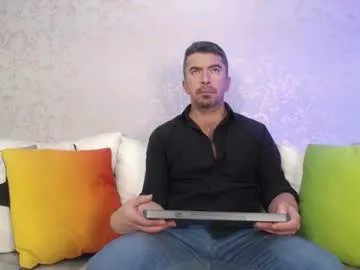 juank_fit45 on Chaturbate