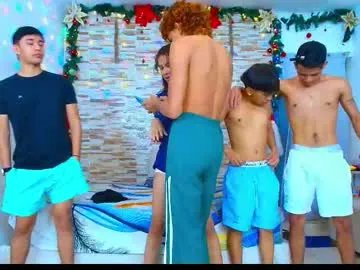 kinkyhousexxx on Chaturbate