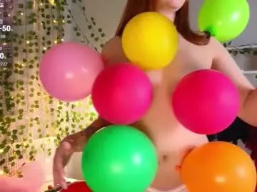 kira_briis on Chaturbate