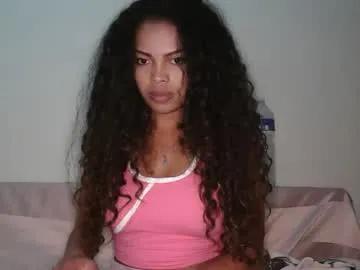 Freechat ladysarah101 on Chaturbate
