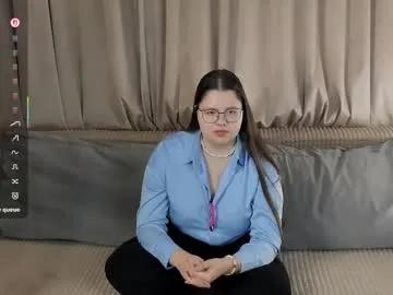 leishacaves — GOAL: Suck and lick my fingers [0 tokens remaining]