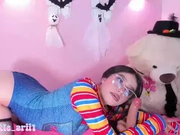 littlearii on Chaturbate