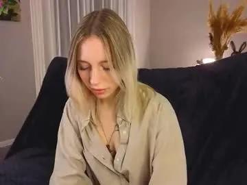 lunariabliss — GOAL:  Make me cum  Hello everyone, I'm Kelly! I'm a #teen, and I love play with #lovense. I'm #18 years old, and I have #bigboobs and a #skinny body. [0 tokens remaining]