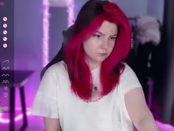 makelovenotwarbitchess on Chaturbate