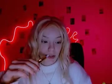 mia_starrr_ — GOAL: change outfit [221 tokens remaining] Welcome to my room! #shy #nude  #young #teen #blonde