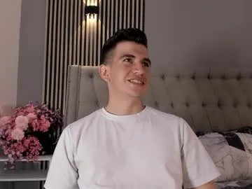 mikaelslow on Chaturbate