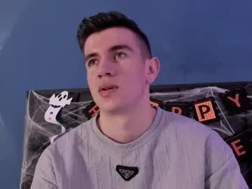 mikaelslow on Chaturbate