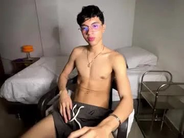 mike_pineapple on Chaturbate