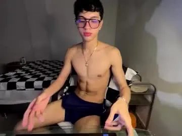 mike_pineapple on Chaturbate