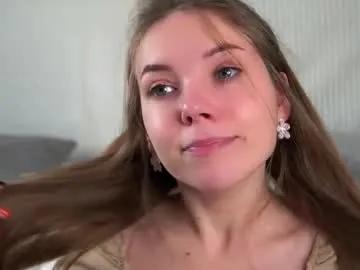 Freechat roxannastoo on Chaturbate