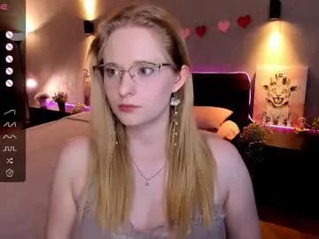 Freechat sheslinki on Chaturbate