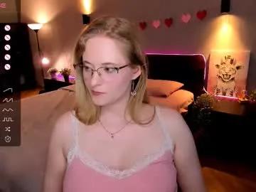 Freechat sheslinki on Chaturbate
