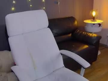 Freechat via_mayer on Chaturbate