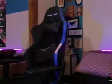 vladhellsing4 on Chaturbate