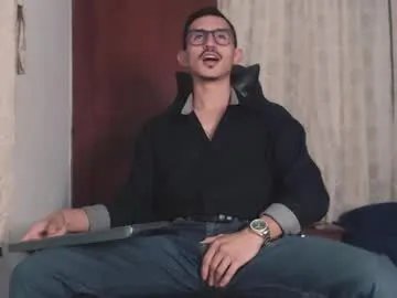 xxxhome_alonexxx on Chaturbate