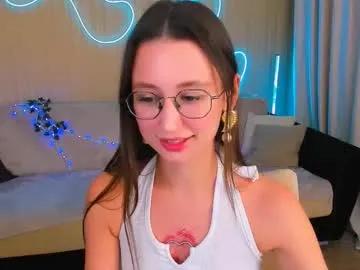 Group yourlovelystoryy on Chaturbate