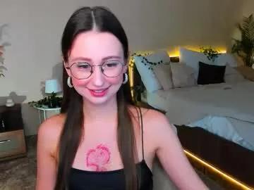 Group yourlovelystoryy on Chaturbate