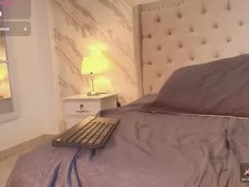 yuliana__cambell — GOAL: Get naked dance [111 tokens remaining] Welcome to my room! #asian #indian #ebony #latina #bigboobs