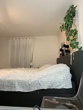 StripChat AlyssaHottv_ is Freechat AlyssaHottv_ — FiNGER PUSSY iN HEELS ON FLOOR  2vid