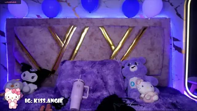 Freechat angie_boo_ on StripChat
