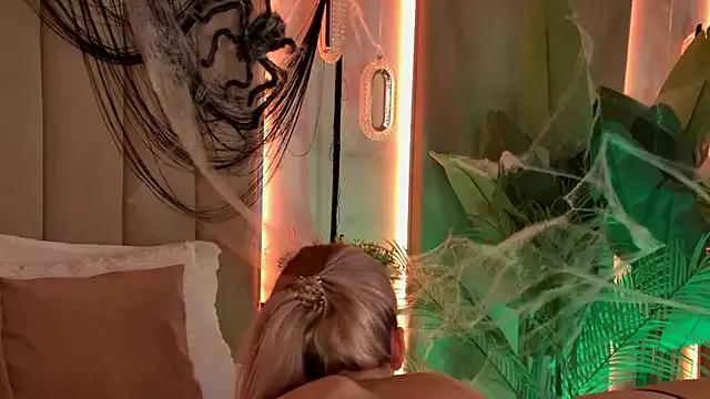 StripChat BellaSecrett is Freechat BellaSecrett — undress me