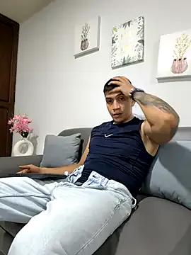 Freechat blackbullger_ on StripChat