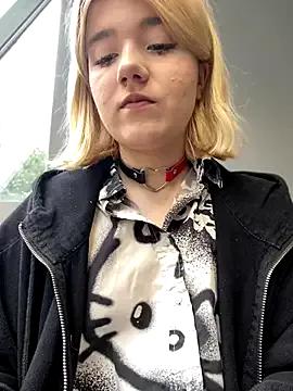 Freechat Cherry___Blossom on StripChat