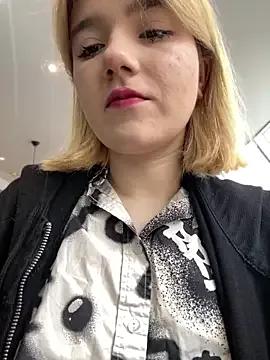 Freechat Cherry___Blossom on StripChat