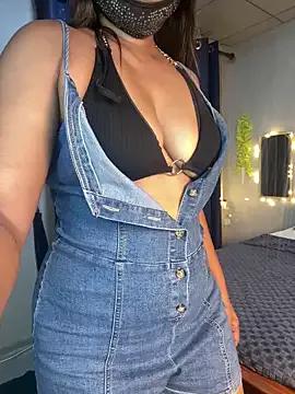 Freechat Cinderella-98 on StripChat