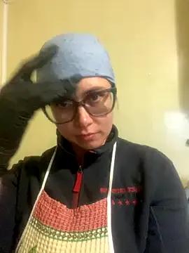 Freechat Crystal00Girl on StripChat