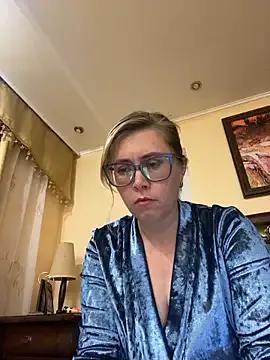 Freechat Crystal00Girl on StripChat