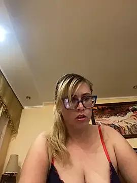 Freechat Crystal00Girl on StripChat