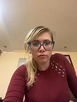 Freechat Crystal00Girl on StripChat