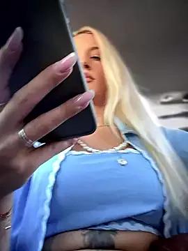 Freechat Ella_Charm on StripChat