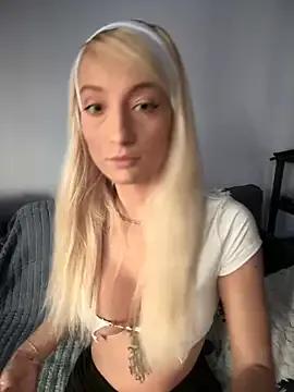 Freechat Ella_Charm on StripChat