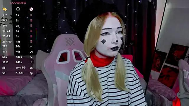 Freechat ElswythCovil on StripChat