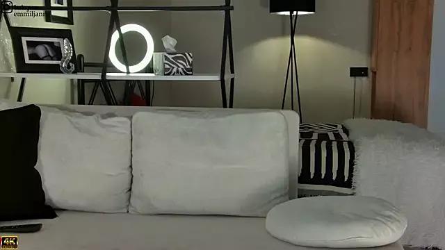 Freechat emiljanna on StripChat