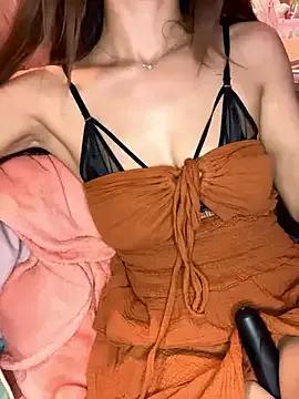 Freechat LaPetitechienne1 on StripChat