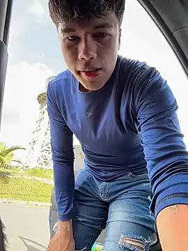 StripChat Logan_smith1 is Freechat Logan_smith1 — Show cum in the car