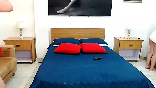 Private MaloryAndLuna on StripChat
