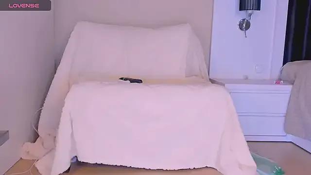 Freechat marrenaa on StripChat