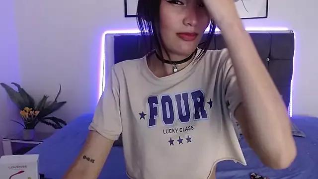 Freechat mia_collens on StripChat