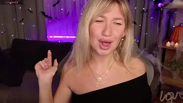 StripChat MilaBott is Freechat MilaBott — pussy close up