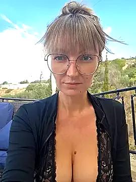 StripChat MissMialicious is Freechat MissMialicious — Lets unpack the hairy PUSSY