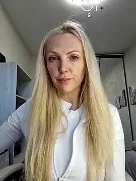 StripChat Monna is Private Monna — Warm Me ap Make Me BigSquirtFontan