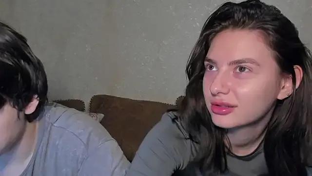 Freechat muuur_fam on StripChat