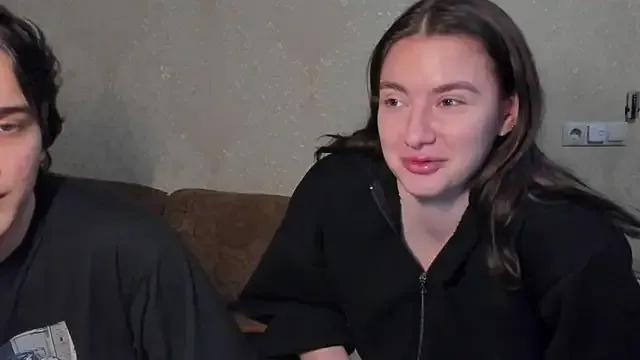 Freechat muuur_fam on StripChat