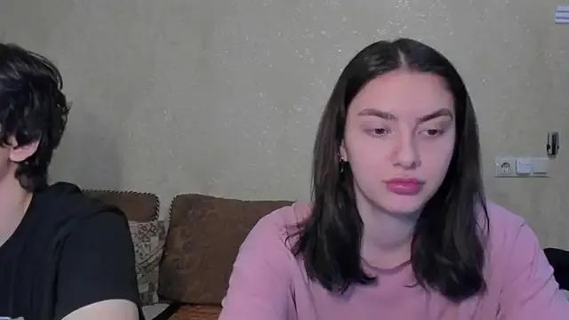 Freechat muuur_fam on StripChat